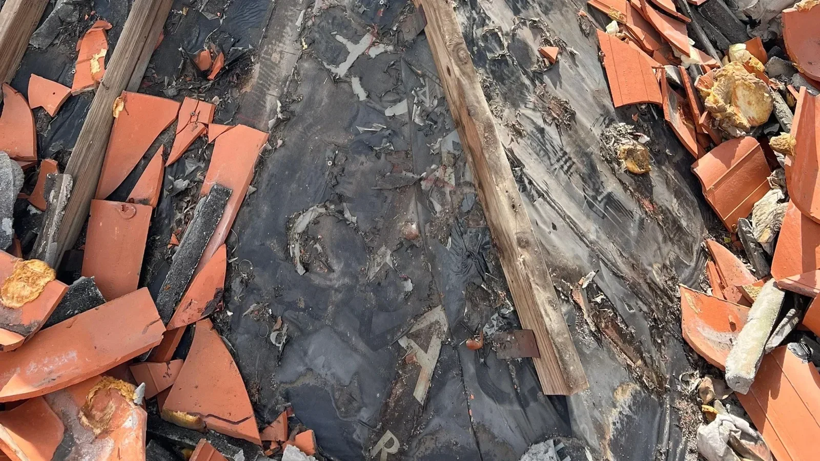 Emergency Roofing Services in North Miami: Storm Tarp Guide